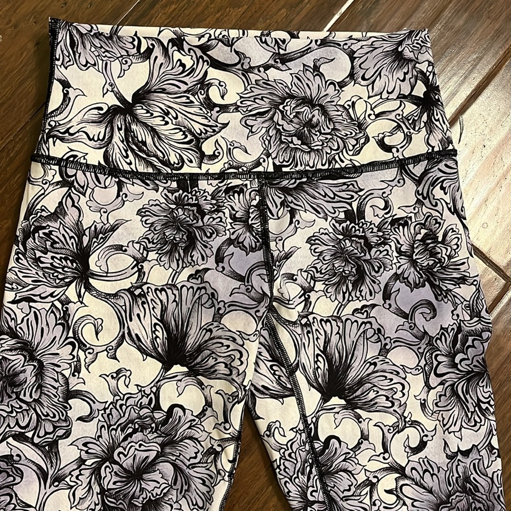 Lululemon Wunder Under Crop Hi-Rise Full-On Luxtreme 21" Starlight Multi Size 6 - Picture 5 of 9